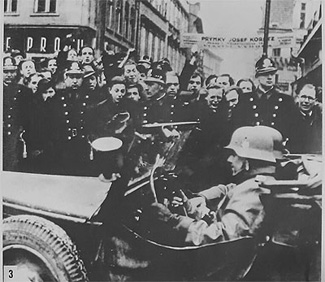 Einmarsch der deutschen Truppen in Prag am 15. März 1939. Entgegen dem Münchner Abkommen besetzte Deutschland die ganze Tschechoslowakei.